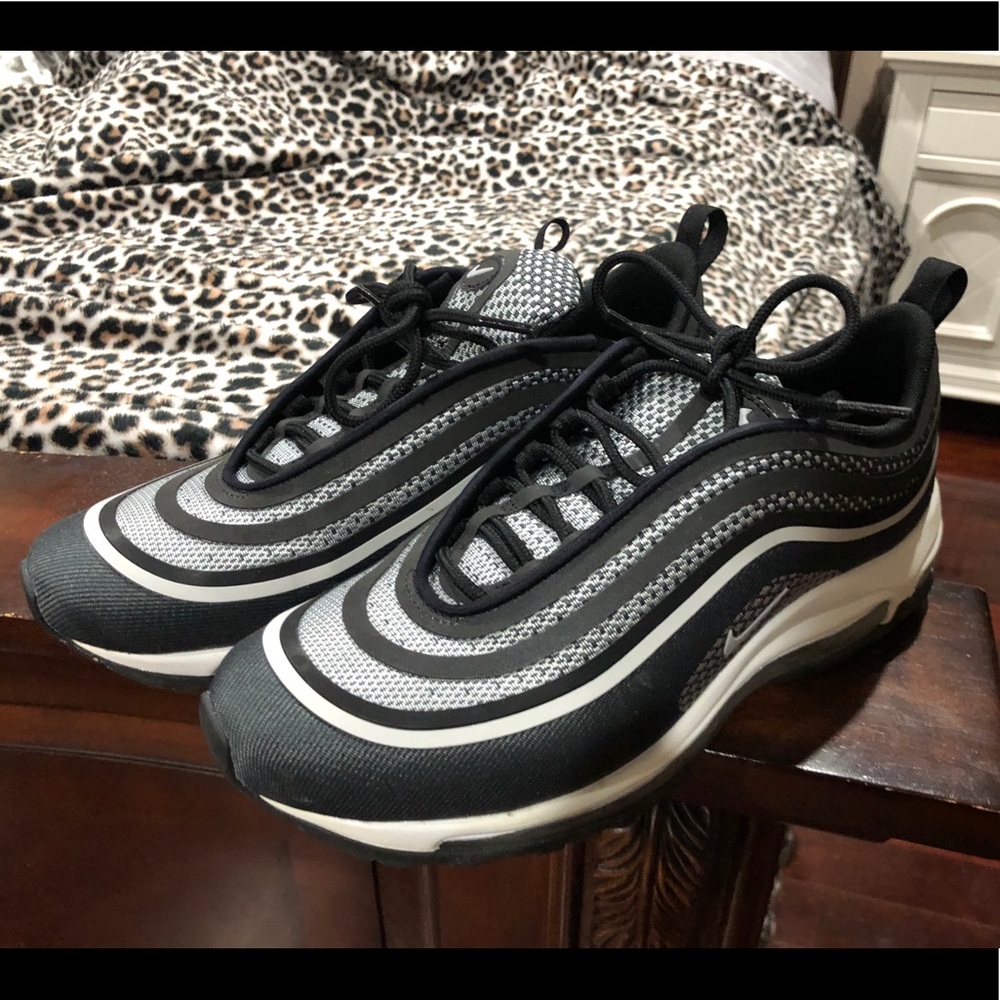 Women’s Nike Airmax 270 Size 9